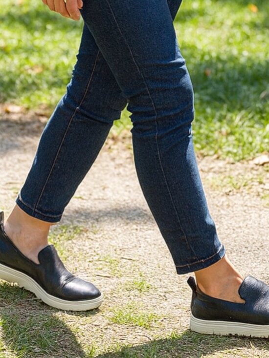 Vionic Shoes - Vionic Women's Uptown Willa Leather Packable Loafers Black SZ 8-1/2W